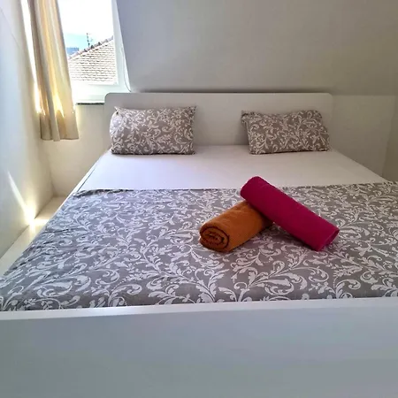 Апартаменты Castle View Terrace Ac Apartment *
