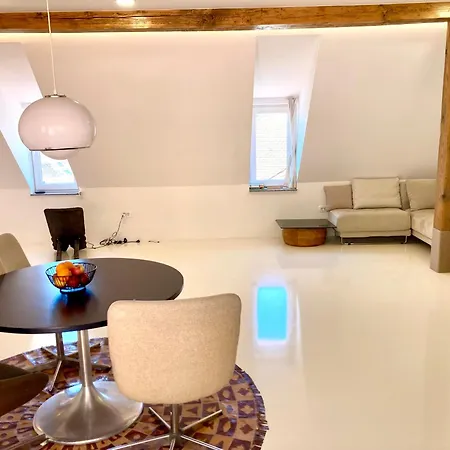 Апартаменты Castle View Terrace Ac Apartment